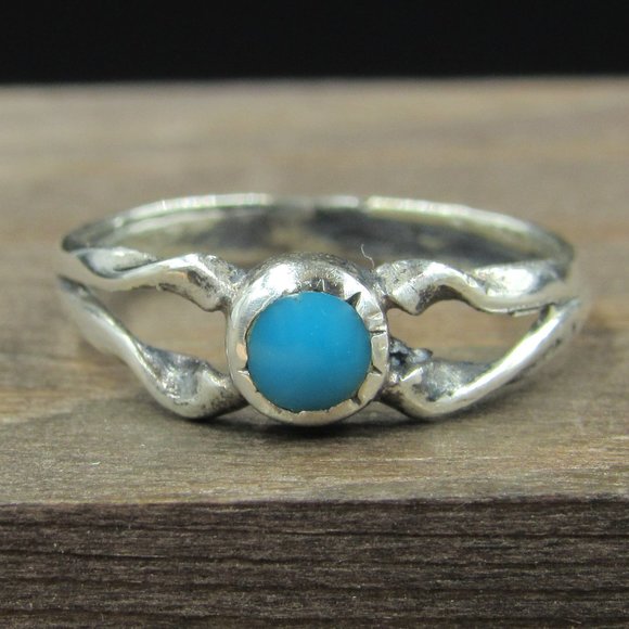 Jewelry - Size 4.5 Sterling Silver Blue Stone Simple Band Ring Vintage